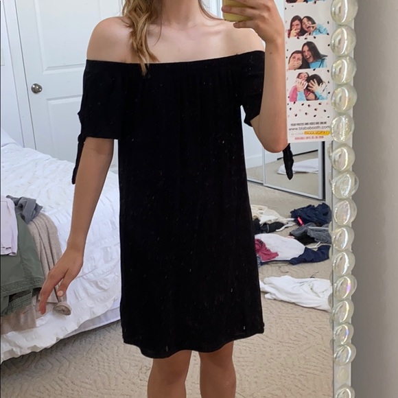 Off the shoulder black dress - Picture 4 of 5